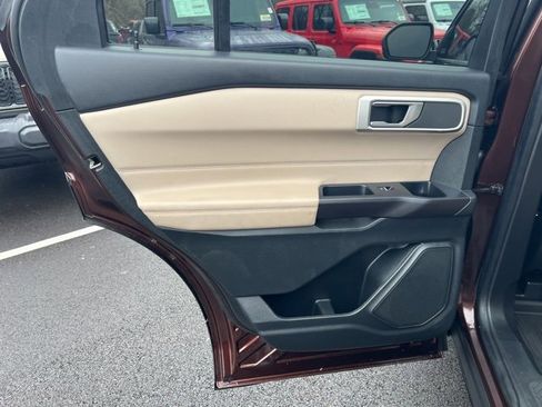 Used 2020 Ford Explorer XLT w/ Equipment Group 202A image 23