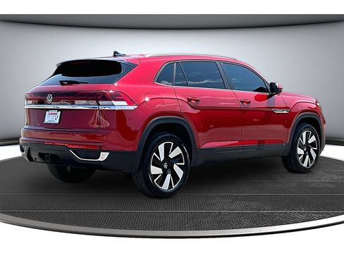 Used 2024 Volkswagen Atlas Cross Sport SE FWD image 18