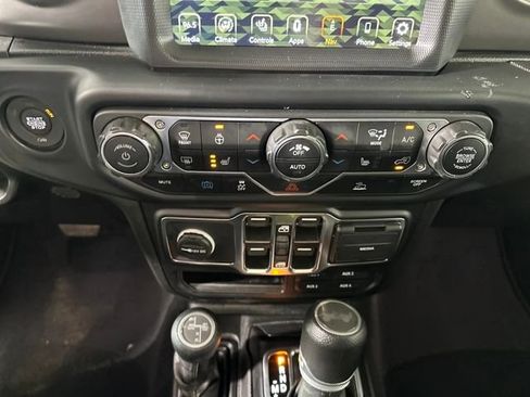 Used 2023 Jeep Wrangler Unlimited w/ Cold Weather Group image 21