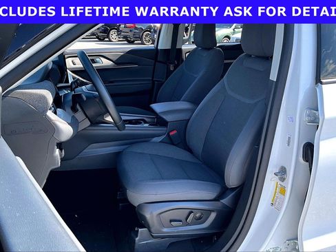 Used 2025 Ford Explorer Active RWD image 20