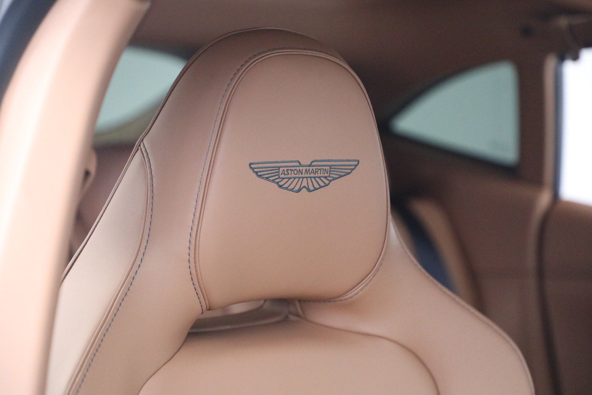 Used 2025 Aston Martin DBX 707 AWD/4WD image 32