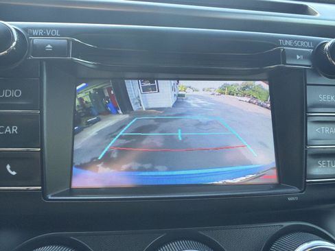 Used 2018 Toyota RAV4 LE w/ All Weather Liner Package AWD/4WD image 19