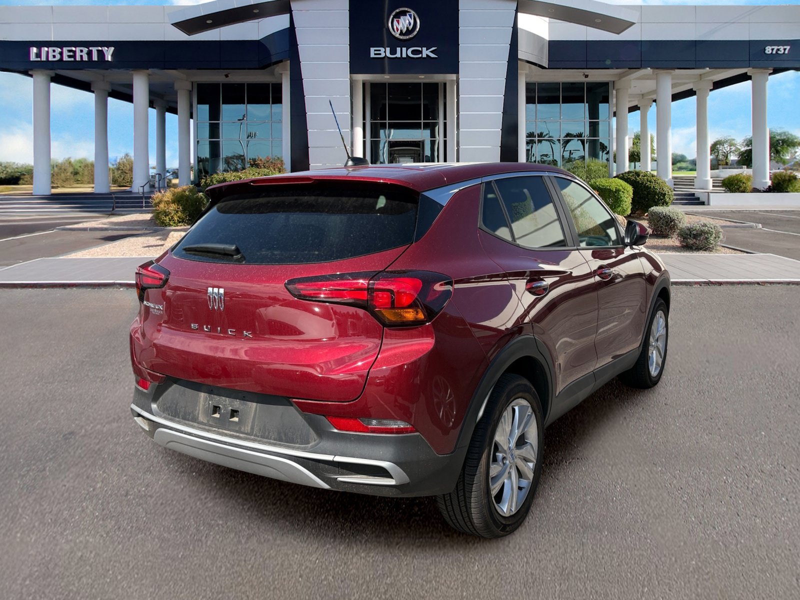 Used 2025 Buick Encore GX Preferred w/ Comfort Package FWD image 2