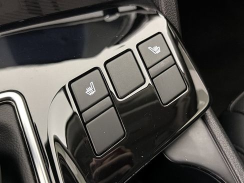 Used 2025 Kia Sportage SX image 32