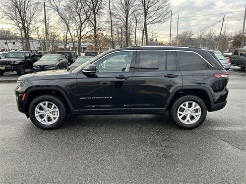 Certified 2023 Jeep Grand Cherokee Limited image 5