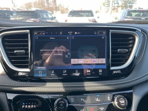 New 2026 Chrysler Pacifica Select image 24