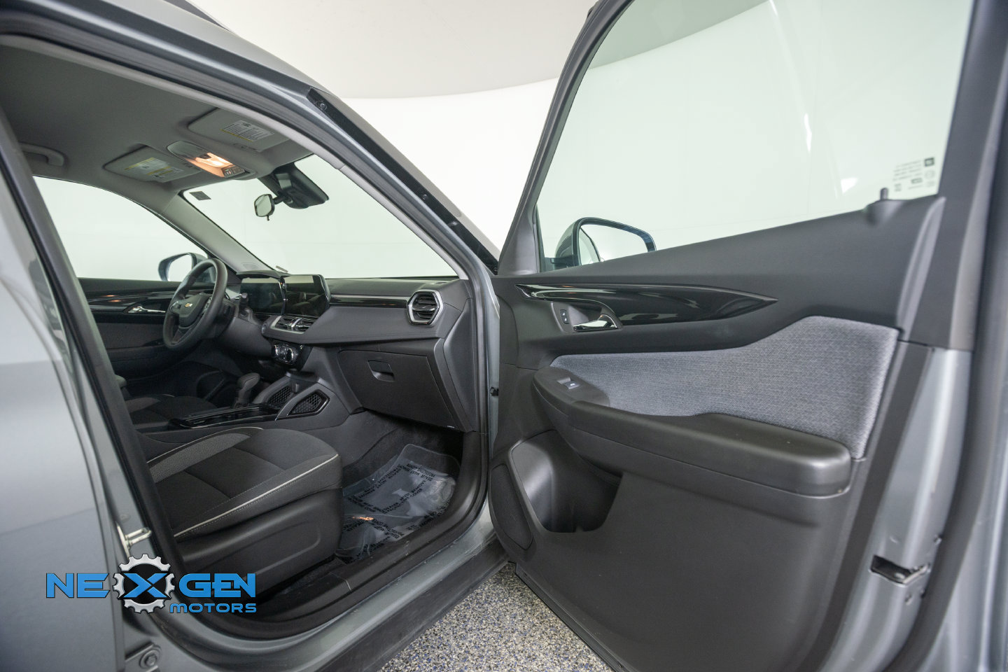 Used 2026 Chevrolet TrailBlazer LT AWD/4WD image 39