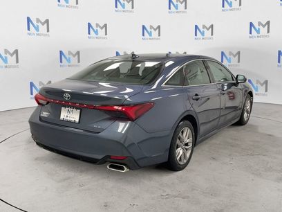Used 2019 Toyota Avalon XLE w/ Moonroof Package