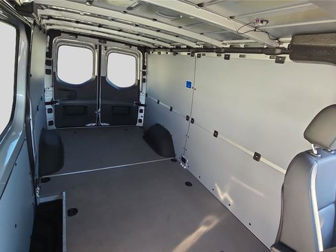 Used 2024 Mercedes-Benz Sprinter 2500 image 18