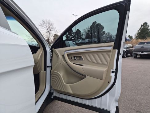 Used 2019 Ford Taurus SE image 28