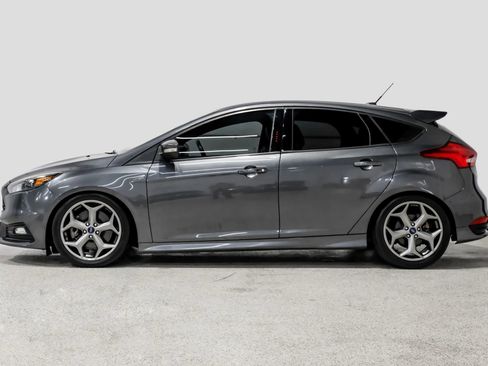 Used 2018 Ford Focus ST w/ Equipment Group 402A image 9