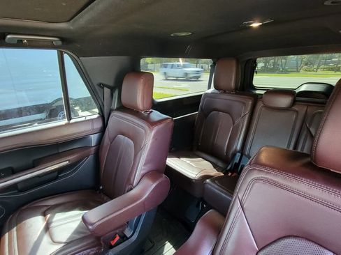 Used 2022 Ford Expedition Max Limited RWD image 6
