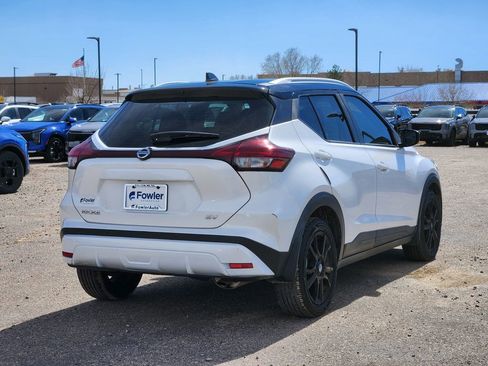 Used 2021 Nissan Kicks SV image 3