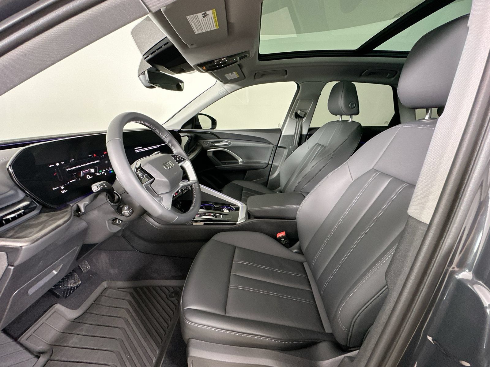 Used 2025 Audi Q5 Premium w/ Convenience Package AWD/4WD image 32