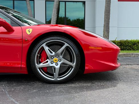 Used 2011 Ferrari 458 Italia Coupe RWD image 3