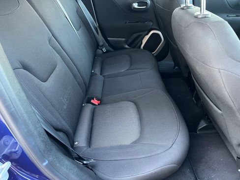 Used 2017 Jeep Renegade Latitude AWD/4WD image 14