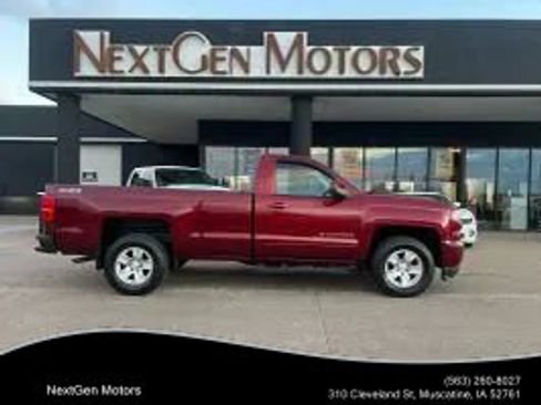 Used 2017 Chevrolet Silverado 1500 LT w/ LT Convenience Package image 1