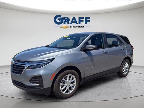 Used 2024 Chevrolet Equinox LS FWD image 2