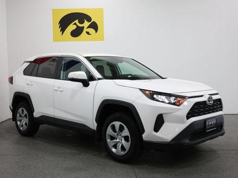 Used 2022 Toyota RAV4 LE AWD/4WD image 6