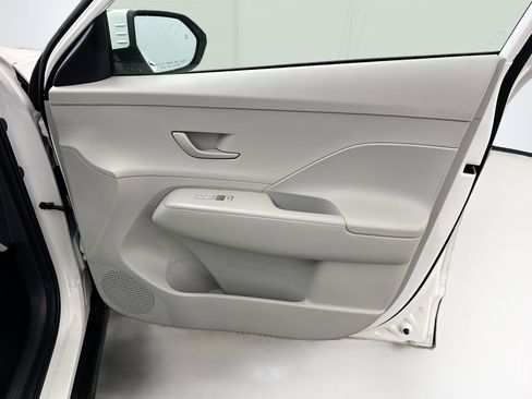 Used 2025 Hyundai Kona SEL image 33