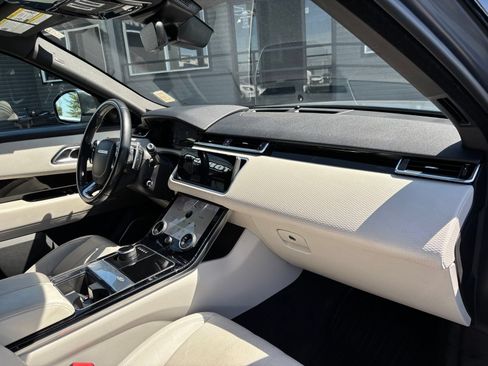 Used 2019 Land Rover Range Rover Velar R-Dynamic SE AWD/4WD image 28