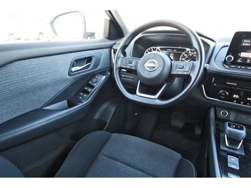 Used 2023 Nissan Rogue SV image 8