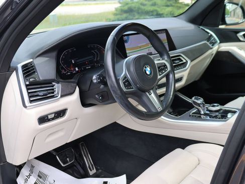 Used 2022 BMW X5 xDrive40i w/ M Sport Package AWD/4WD image 31