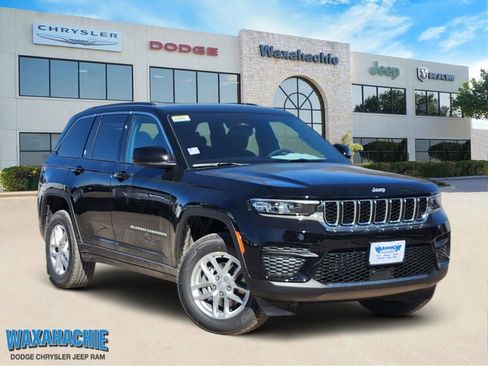 New 2026 Jeep Grand Cherokee Laredo RWD image 1