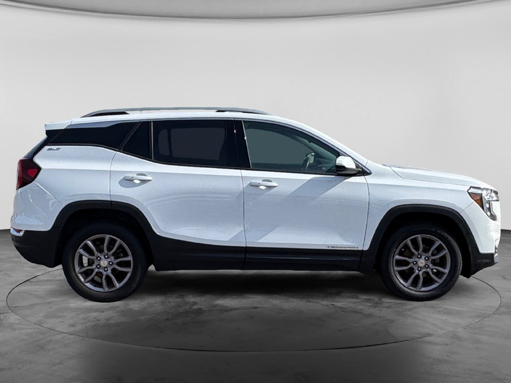 Used 2023 GMC Terrain SLT AWD/4WD image 9