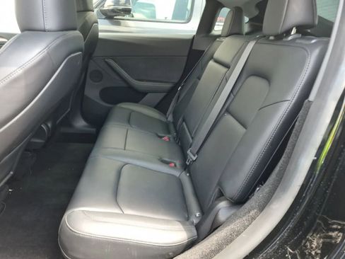 Used 2023 Tesla Model Y Long Range AWD/4WD image 9