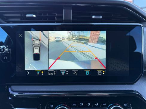 Used 2022 GMC Sierra 1500 AT4 w/ AT4 Premium Package image 19