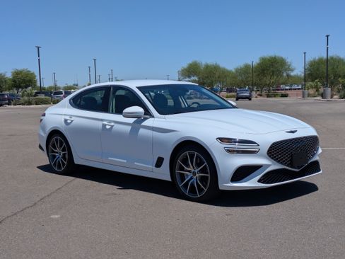 Used 2025 Genesis G70 2.5T RWD image 7