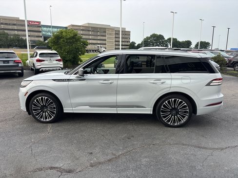 Certified 2025 Lincoln Aviator Black Label AWD/4WD image 4