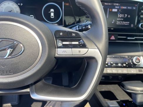 Used 2022 Hyundai Elantra SEL w/ Convenience + Premium Package image 20