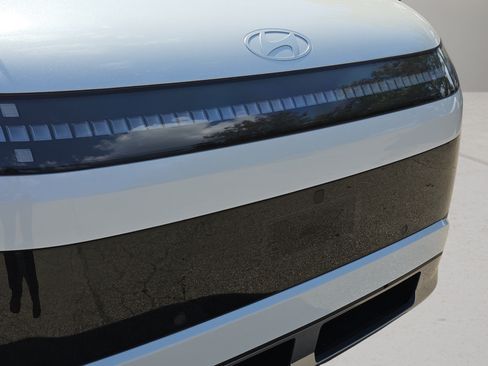 New 2026 Hyundai Ioniq 9 SE AWD/4WD image 9