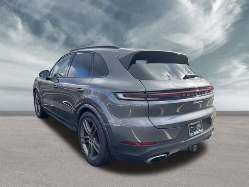 Used 2024 Porsche Cayenne image 3