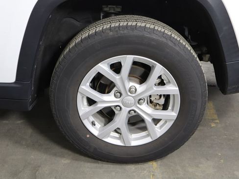 Used 2023 Jeep Grand Cherokee Limited AWD/4WD image 49