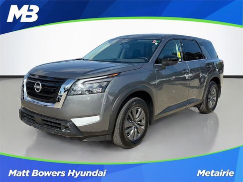 Used 2025 Nissan Pathfinder S image 1