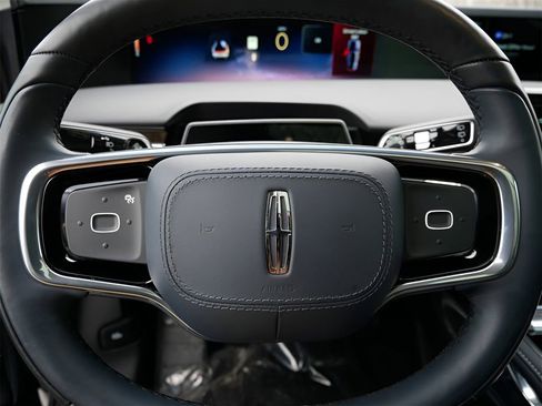 Used 2024 Lincoln Nautilus Reserve w/ Equipment Group 202A image 19