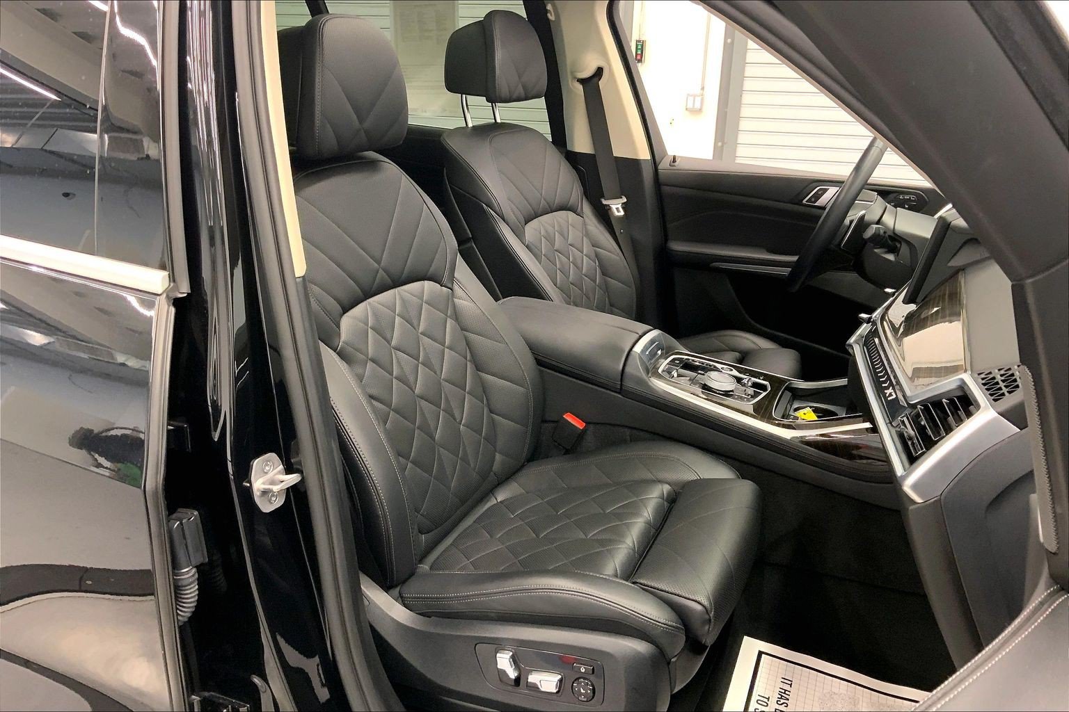 Used 2024 BMW X7 xDrive40i w/ Executive Package AWD/4WD image 19