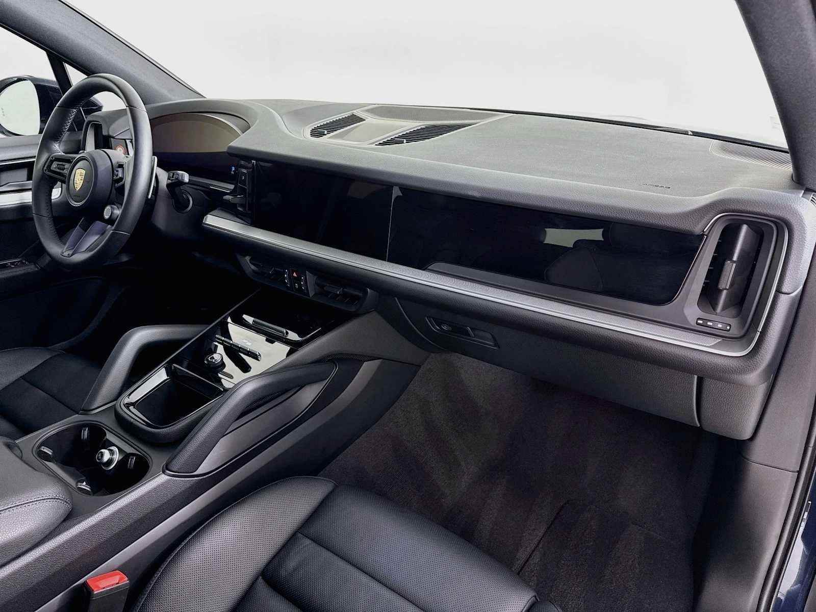 Certified 2026 Porsche Cayenne AWD/4WD image 30
