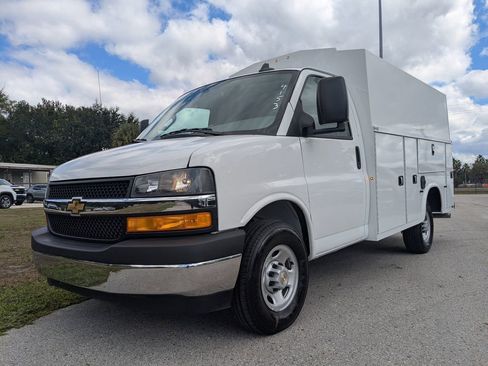 New 2025 Chevrolet Express 3500 w/ Power Convenience Package image 10