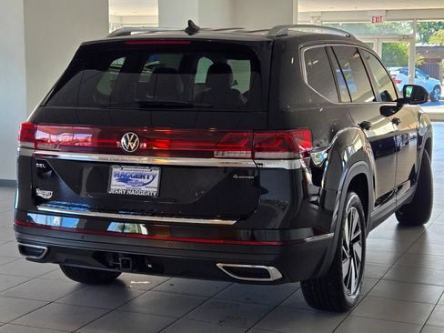 Used 2024 Volkswagen Atlas SEL AWD/4WD image 12