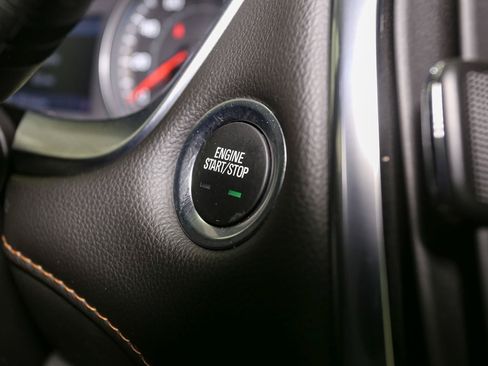 Used 2020 Chevrolet Traverse LT FWD image 34