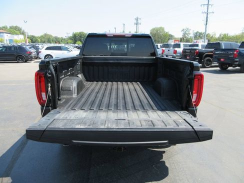 Certified 2022 GMC Sierra 1500 SLT w/ SLT Premium Package AWD/4WD image 9