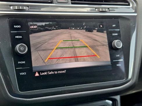 Used 2022 Volkswagen Tiguan SE R-Line FWD image 20