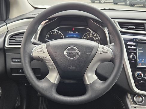 Used 2018 Nissan Murano S AWD/4WD image 15