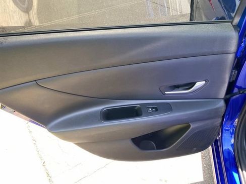 Used 2023 Hyundai Elantra Blue FWD image 10