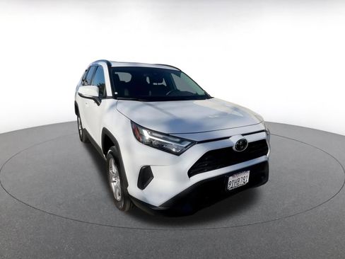 Used 2025 Toyota RAV4 XLE image 4