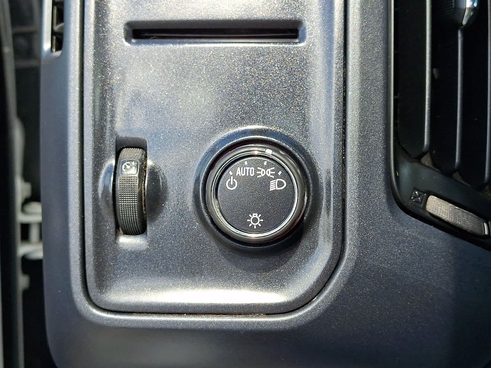 Used 2015 GMC Sierra 1500 4x4 Regular Cab w/ Sierra Convenience Package image 27